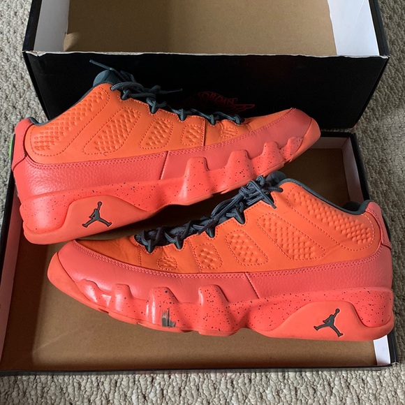 Jordan 9 bright mango barely worn - Picture 2 of 4